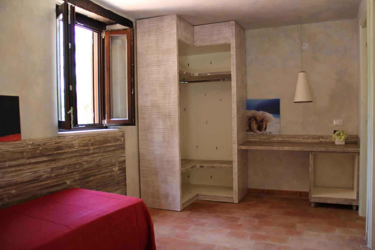 Tenuta Conte Ruggero Santa Domenica  Eksteriør billede