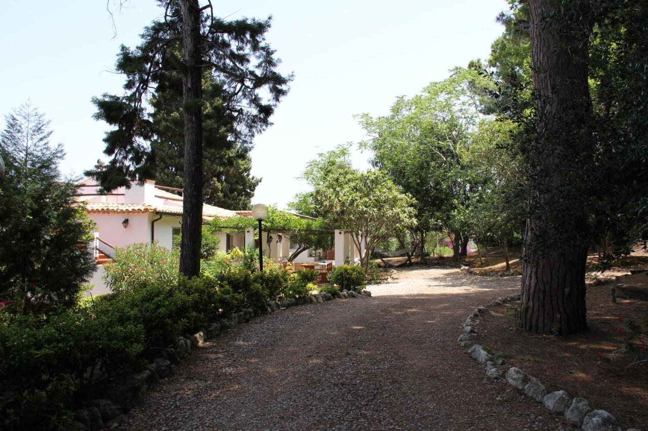 Tenuta Conte Ruggero Santa Domenica  Eksteriør billede