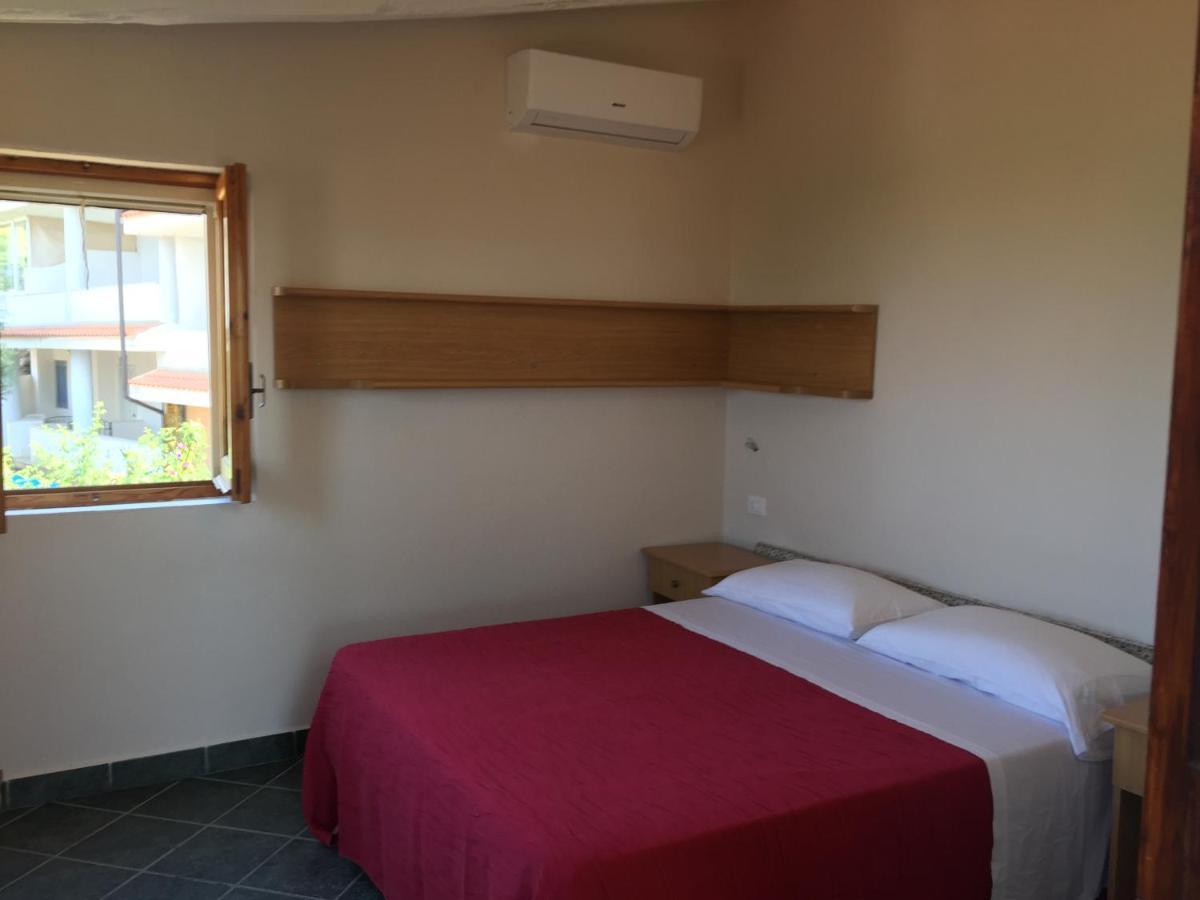 Tenuta Conte Ruggero Santa Domenica  Eksteriør billede