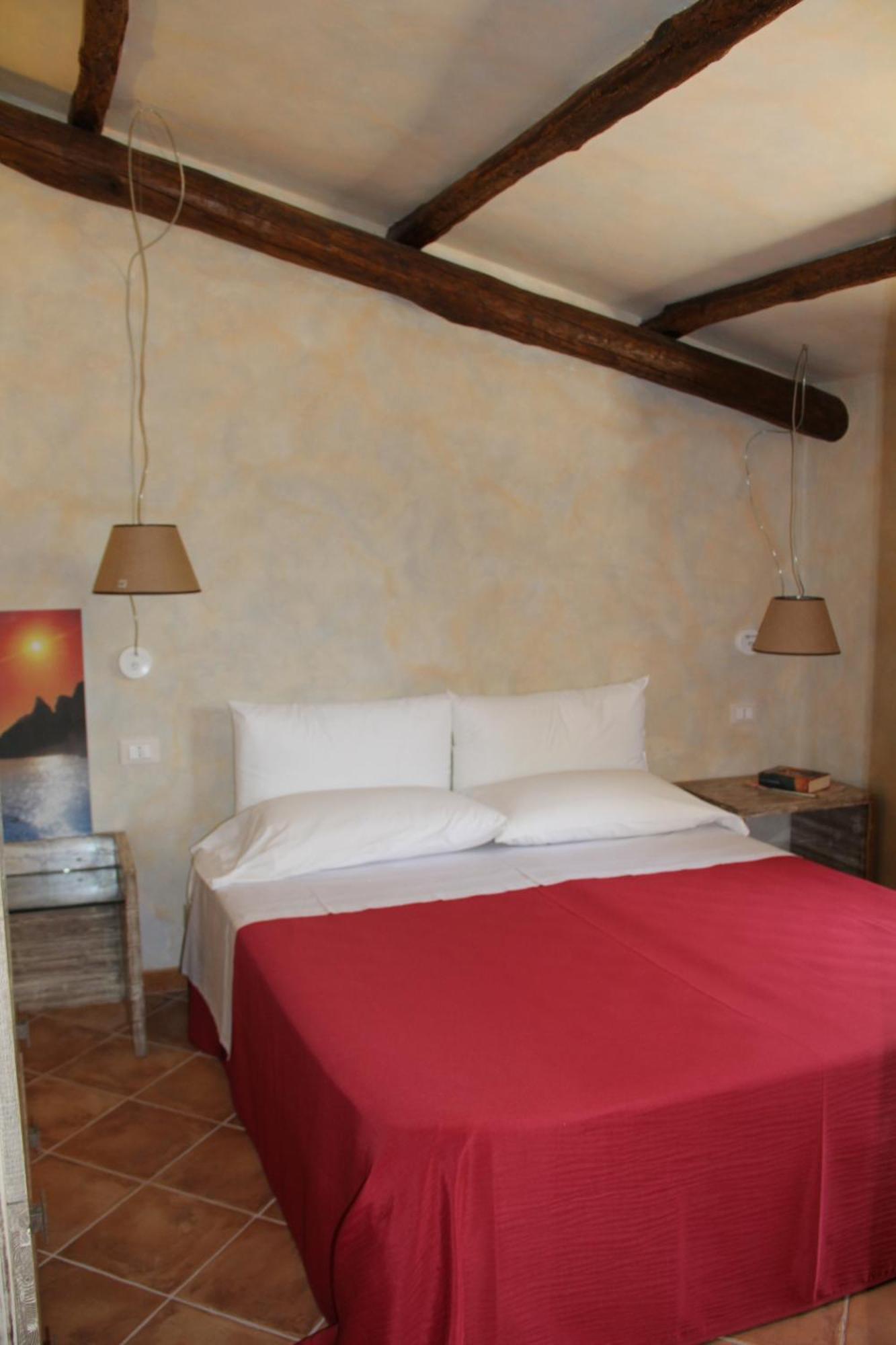 Tenuta Conte Ruggero Santa Domenica  Eksteriør billede