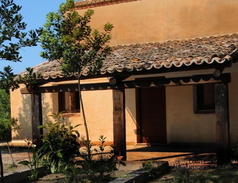 Tenuta Conte Ruggero Santa Domenica  Eksteriør billede
