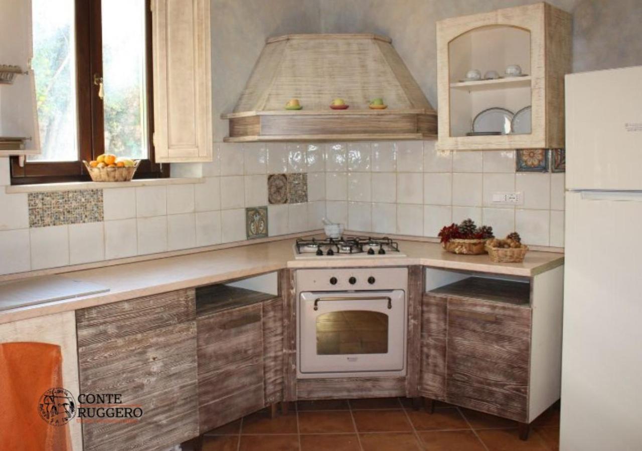 Tenuta Conte Ruggero Santa Domenica  Eksteriør billede